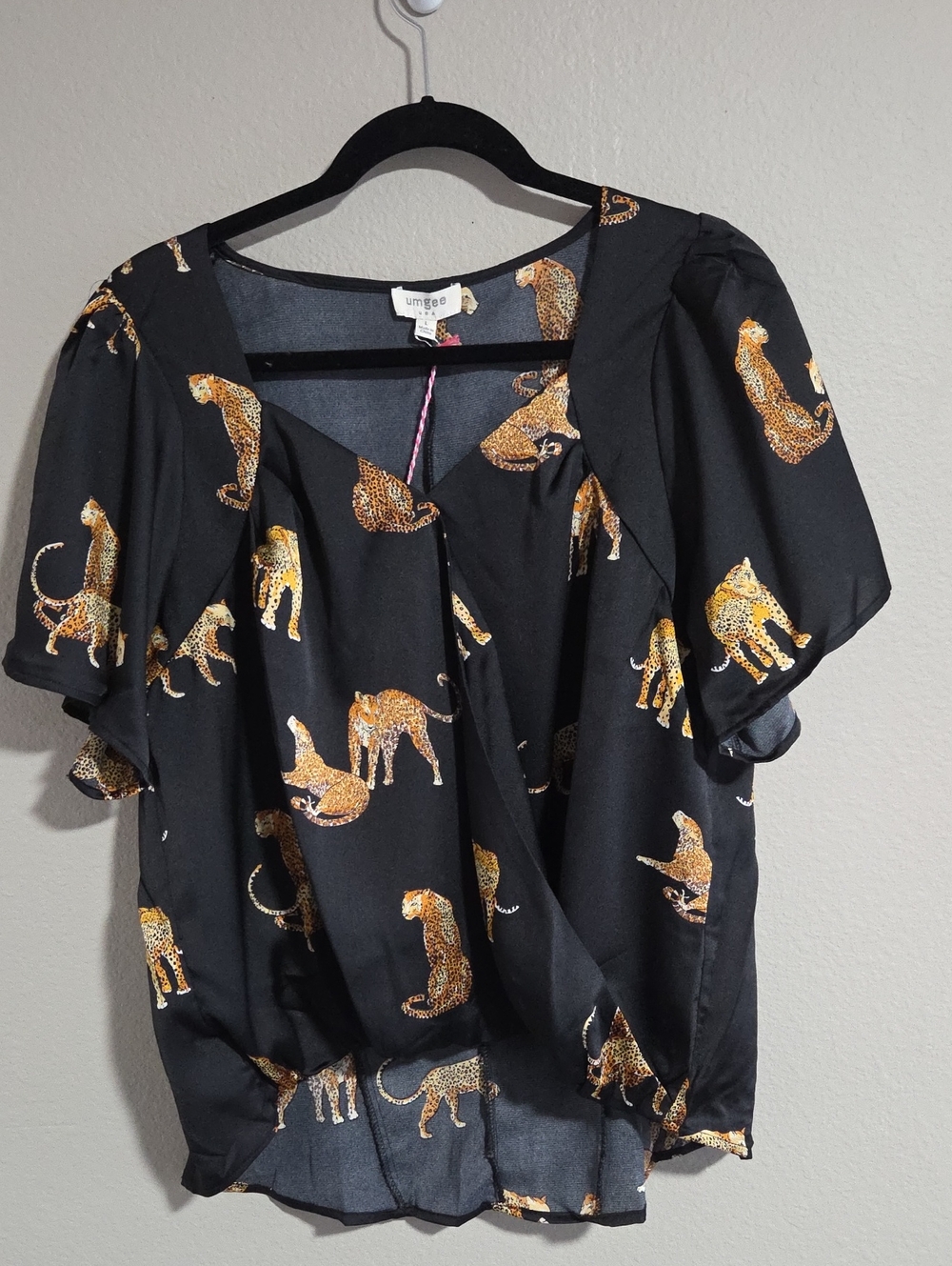 Umgee Black Short-Sleeve Blouse with Gold Leopard Print